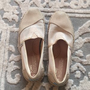 Toms - Beige Size 5